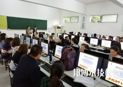 重慶現(xiàn)代技工學(xué)校2020年報(bào)名條件、招生要求、招生對象