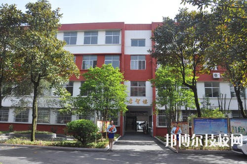 安遠應用職業(yè)技術學校怎么樣、好不好