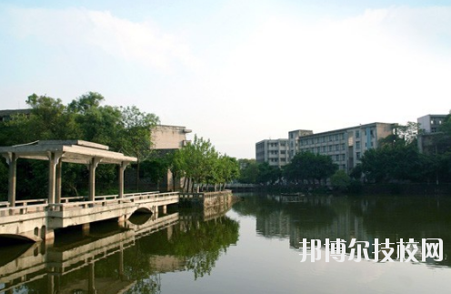 重慶紅春藤技工學(xué)校2020年報(bào)名條件、招生要求、招生對(duì)象