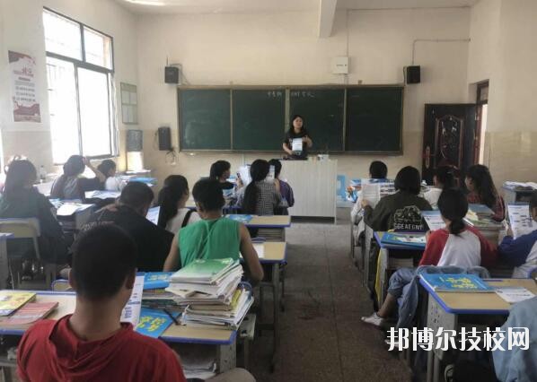 安順機械工業(yè)學(xué)校2020年報名條件、招生要求、招生對象