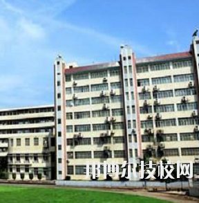 重慶航運旅游學(xué)校2020年報名條件、招生要求、招生對象