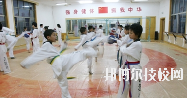 嘉峪關(guān)體育運(yùn)動(dòng)學(xué)校2020年報(bào)名條件、招生要求、招生對象