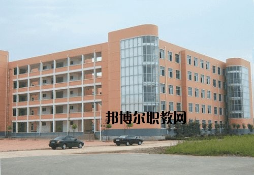 祿勸職業(yè)高級(jí)中學(xué)2020年報(bào)名條件、招生要求、招生對(duì)象