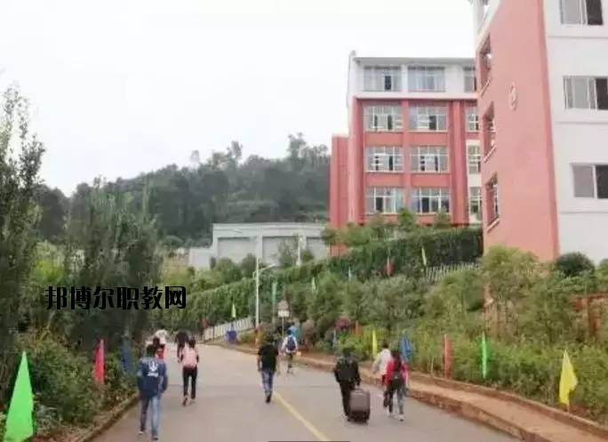 祿勸職業(yè)高級中學(xué)怎么樣、好不好
