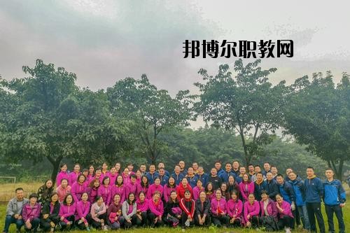 都勻工商管理學(xué)校2020年報(bào)名條件、招生要求、招生對(duì)象