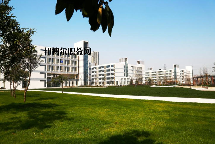 江蘇商貿(mào)職業(yè)學(xué)院怎么樣、好不好
