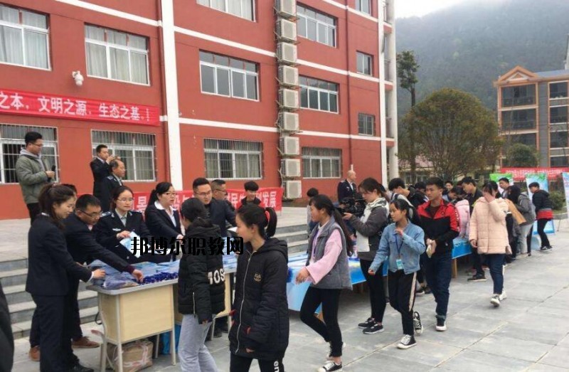 錦屏中等職業(yè)技術(shù)學(xué)校2020年報(bào)名條件、招生要求、招生對(duì)象