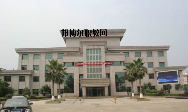 南昌第一中等專業(yè)學校2020年報名條件、招生要求、招生對象