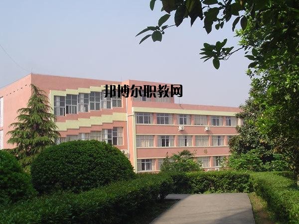 萍鄉(xiāng)電子工業(yè)學校2020年招生辦聯系電話 