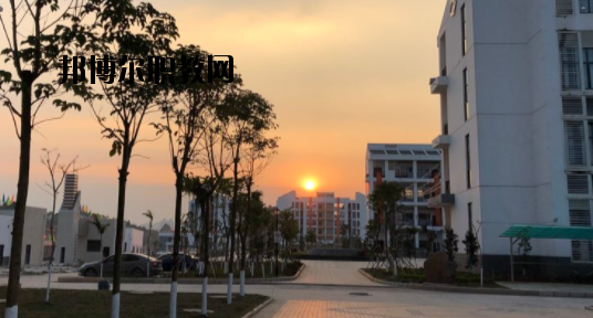 廣西二輕高級技工學(xué)校怎么樣、好不好