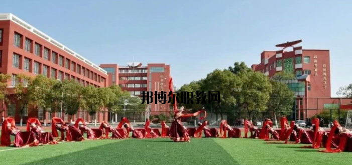 臨川現(xiàn)代教育學(xué)校2020年報(bào)名條件、招生要求、招生對(duì)象