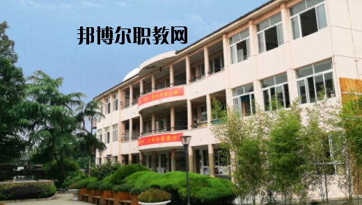 浙江吉利汽車工業(yè)學(xué)校2020年報(bào)名條件、招生要求、招生對(duì)象