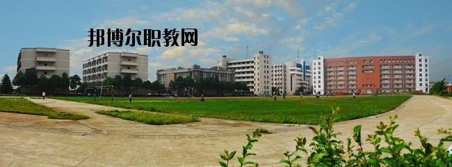 華寧縣職業(yè)高級(jí)中學(xué)2020年招生辦聯(lián)系電話(huà)