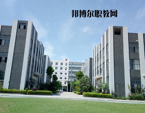 贛州服裝職業(yè)技術(shù)學(xué)校怎么樣、好不好