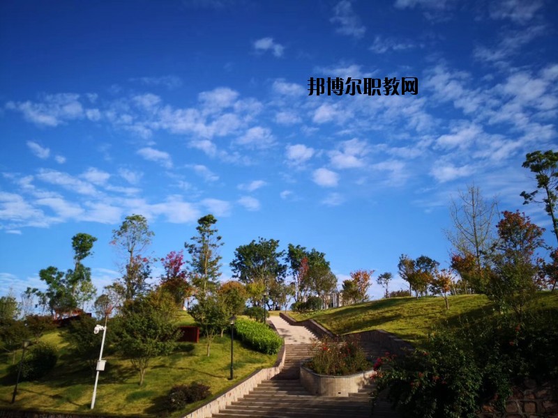 成都市工業(yè)職業(yè)技術(shù)學(xué)校2020年報(bào)名條件、招生要求、招生對(duì)象