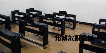 酒泉農(nóng)墾技工學(xué)校2020年報(bào)名條件、招生要求、招生對(duì)象