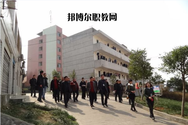古藺縣大村職業(yè)中學(xué)校2020年報(bào)名條件、招生要求、招生對(duì)象