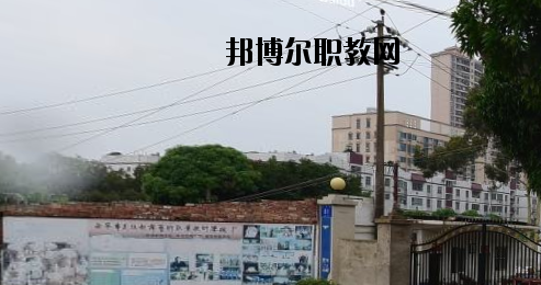南寧民族歌舞藝術(shù)職業(yè)技術(shù)學(xué)校怎么樣、好不好