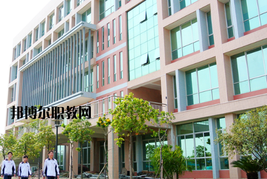 東莞信息技術(shù)學(xué)校2020年報(bào)名條件、招生要求、招生對(duì)象