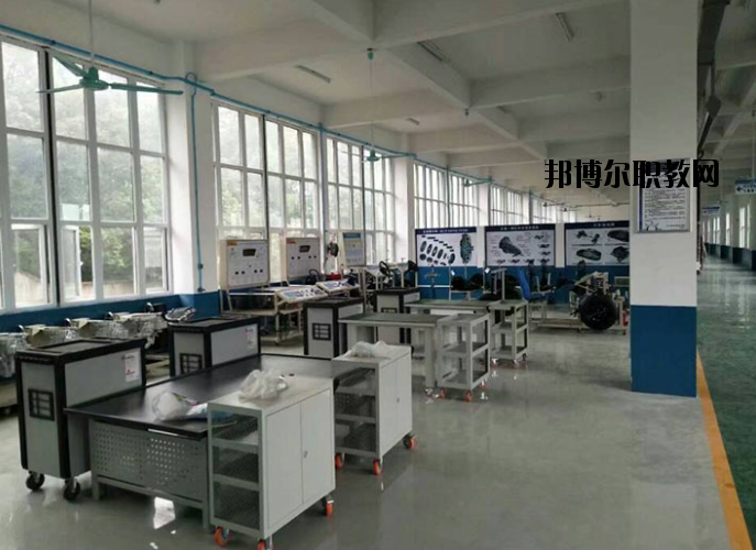 黃石俊賢高級(jí)技工學(xué)校2020年報(bào)名條件、招生要求、招生對(duì)象