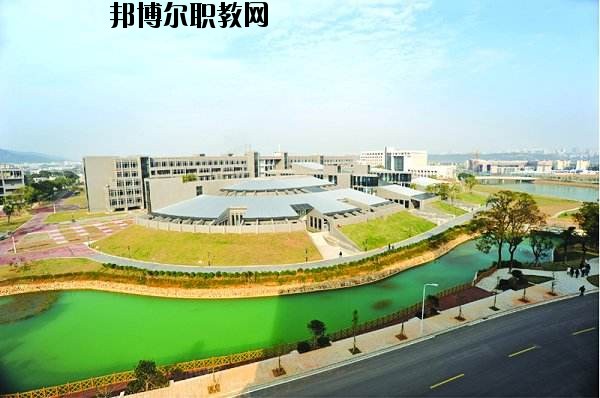 武穴財貿中等專業(yè)學校2020年報名條件、招生要求、招生對象