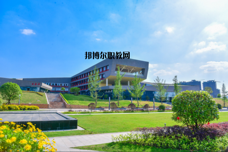 四川省經(jīng)濟(jì)管理學(xué)校2020年報(bào)名條件、招生要求、招生對象