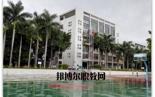 東莞電子科技學(xué)校2020年報名條件、招生要求、招生對象