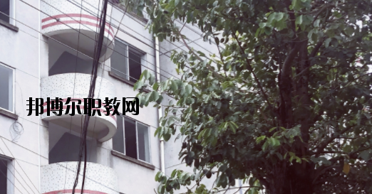 廣西工貿(mào)職業(yè)技術(shù)學(xué)校2020年報(bào)名條件、招生要求、招生對(duì)象 