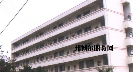南寧電子工程學(xué)校2020年報名條件、招生要求、招生對象 