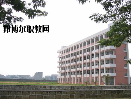 揭陽(yáng)技工學(xué)校2020年報(bào)名條件、招生要求、招生對(duì)象