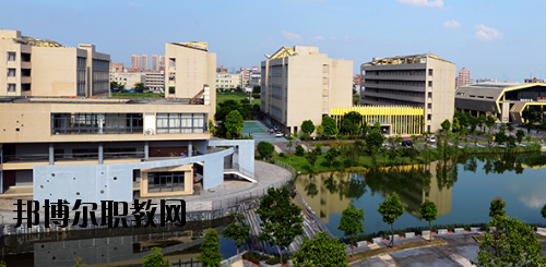 東莞理工學(xué)校2020年報名條件、招生要求、招生對象