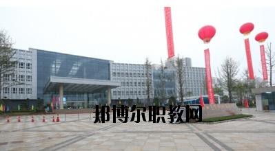 川北醫(yī)學(xué)院附屬醫(yī)院護(hù)士學(xué)校2020年報(bào)名條件、招生要求、招生對(duì)象