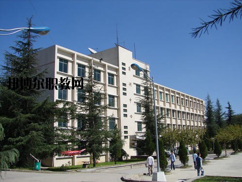 清鎮(zhèn)市衛(wèi)生職業(yè)技術(shù)學(xué)校2020年報名條件、招生要求、招生對象