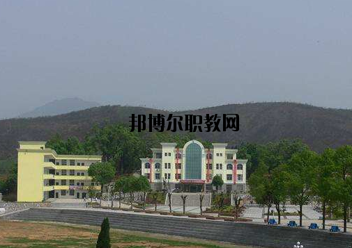 萍鄉(xiāng)武功山中等專業(yè)學(xué)校2020年報(bào)名條件、招生要求、招生對(duì)象