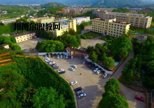 萍鄉(xiāng)工業(yè)中等專業(yè)學(xué)校怎么樣、好不好