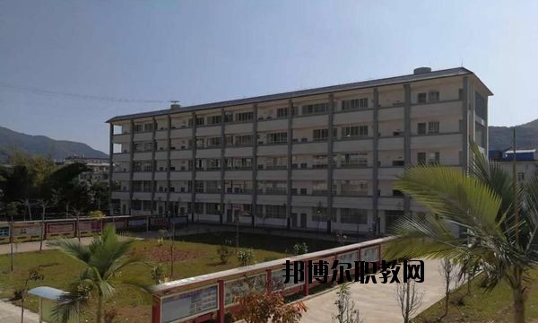 孟連縣職業(yè)高級中學(xué)2020年報名條件、招生要求、招生對象