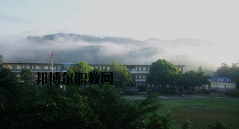 東興中等職業(yè)技術(shù)學(xué)校2020年報名條件、招生要求、招生對象 