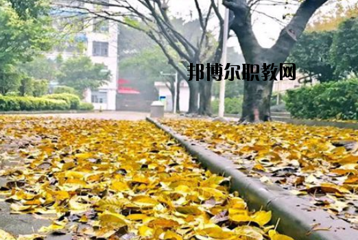 廣東輕工職業(yè)技術(shù)學(xué)校2020年報名條件、招生要求、招生對象