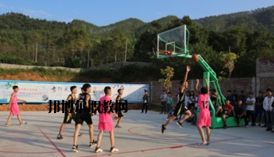 興業(yè)中等職業(yè)技術(shù)學(xué)校2020年報名條件、招生要求、招生對象 
