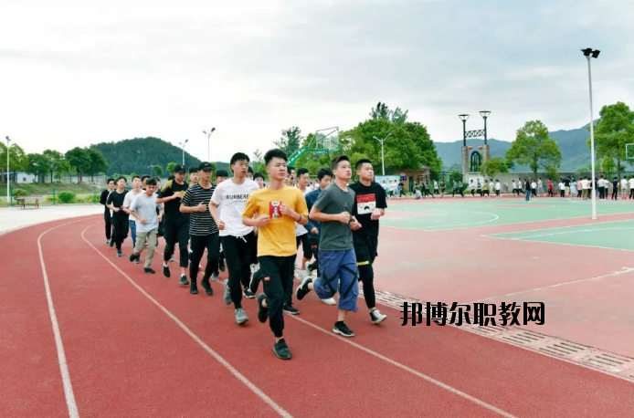 九江廬山西海藝術(shù)學(xué)校2020年報(bào)名條件、招生要求、招生對(duì)象