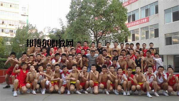 吉安文武學(xué)校2020年招生辦聯(lián)系電話(huà)