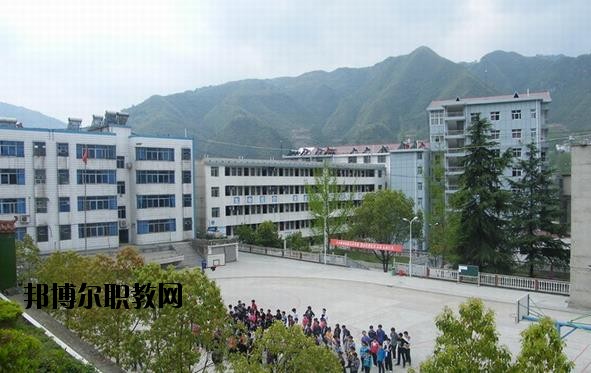 ?？德毥讨行膶W校2020年招生辦聯(lián)系電話