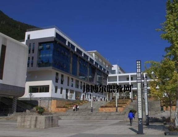 湖北宜昌城市建設(shè)學(xué)校2020年報名條件、招生要求、招生對象