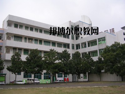 荊門財經(jīng)學(xué)校2020年報名條件、招生要求、招生對象