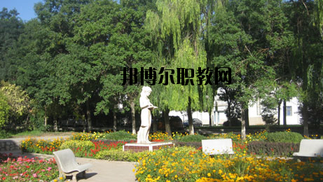金川公司技工學(xué)校2020年學(xué)費(fèi)、收費(fèi)多少