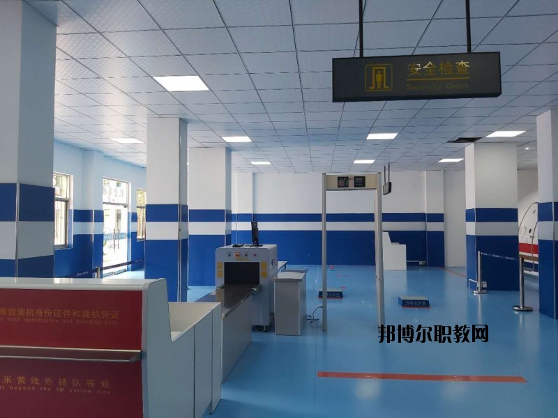 淮南女子職業(yè)學校2020年報名條件、招生要求、招生對象