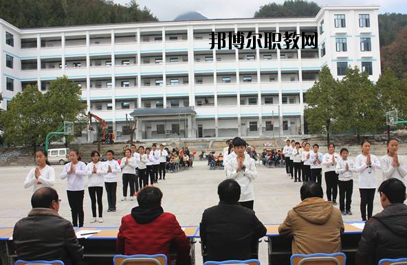 興山職業(yè)教育中心2020年報(bào)名條件、招生要求、招生對(duì)象