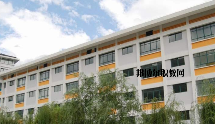 興山職業(yè)教育中心學(xué)校怎么樣、好不好