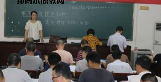 百色右江區(qū)職業(yè)技術(shù)學(xué)校2020年報名條件、招生要求、招生對象