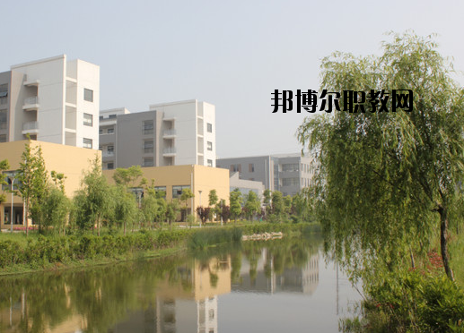 蕪湖師范學(xué)校2020年報名條件、招生要求、招生對象